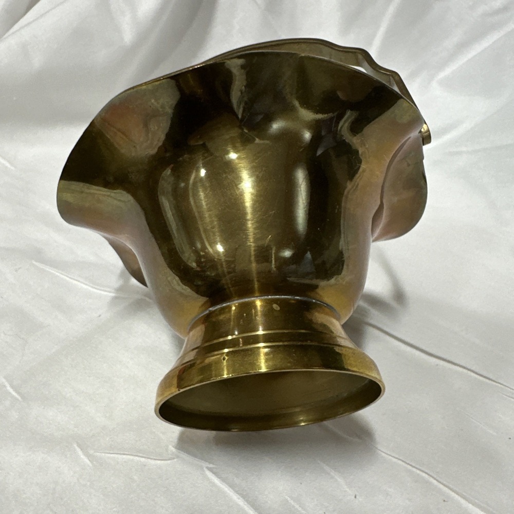 Vintage Solid Brass Trinket Bowl Scalloped Edges Handle, Footed, 5.5 - Picture 5 of 7